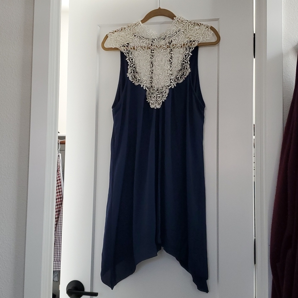Women's lace collar dress